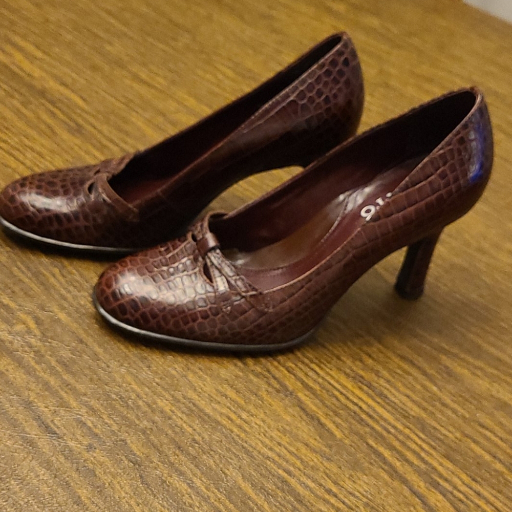 Franco Sarto croco heel, size 5.5